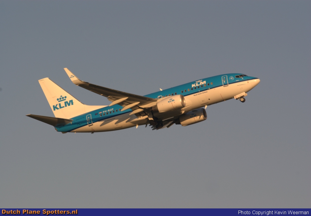 PH-BGP Boeing 737-700 KLM Royal Dutch Airlines by Kevin Weerman