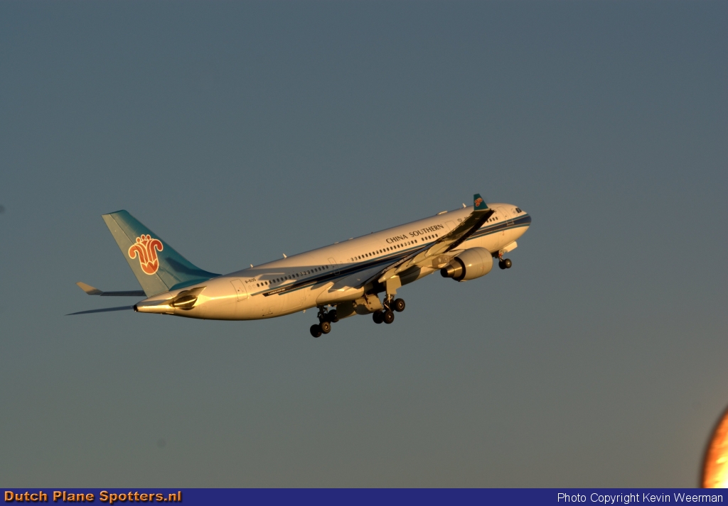 B-6135 Airbus A330-200 China Southern by Kevin Weerman