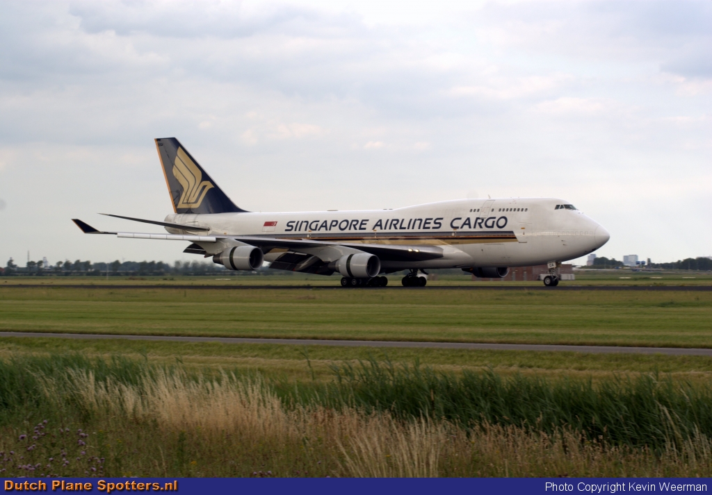 9V-SCA Boeing 747-400 Singapore Airlines Cargo by Kevin Weerman