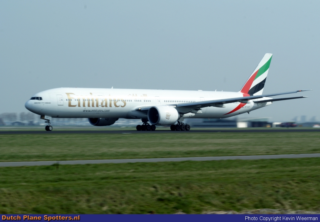 A6-ECF Boeing 777-300 Emirates by Kevin Weerman