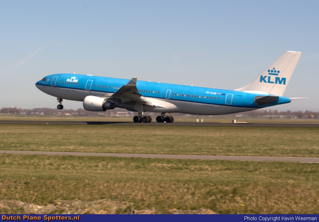 PH-AOB Airbus A330-200 KLM Royal Dutch Airlines by Kevin Weerman