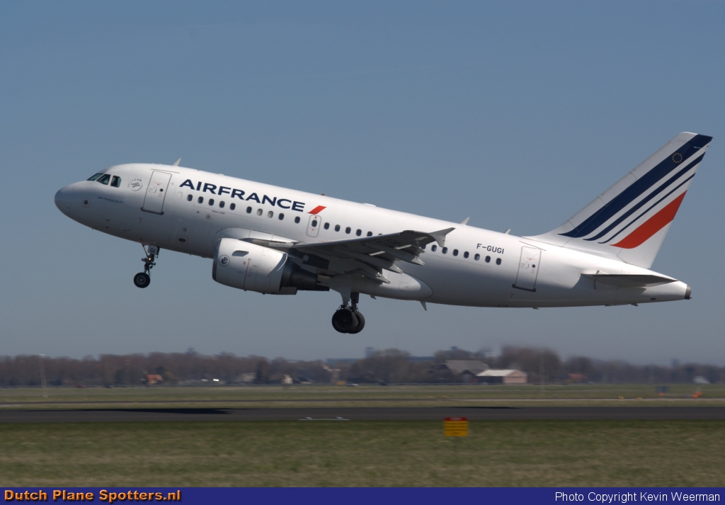 F-GUGI Airbus A318 Air France by Kevin Weerman