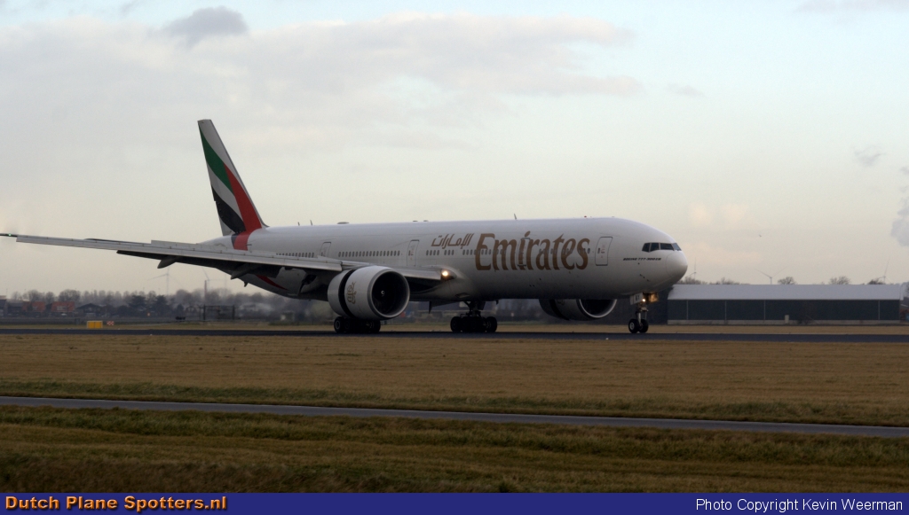 A6-EBY Boeing 777-300 Emirates by Kevin Weerman