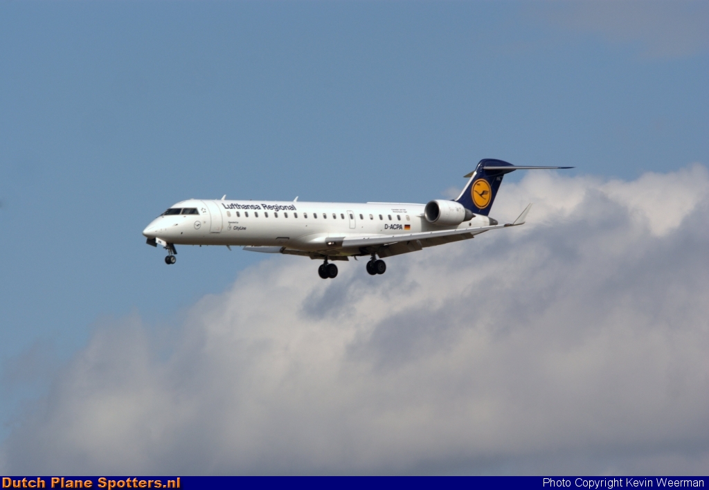 D-ACPA Bombardier Canadair CRJ700 CityLine (Lufthansa Regional) by Kevin Weerman