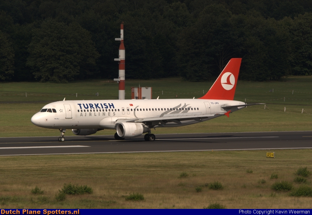 TC-JPU Airbus A320 Turkish Airlines by Kevin Weerman