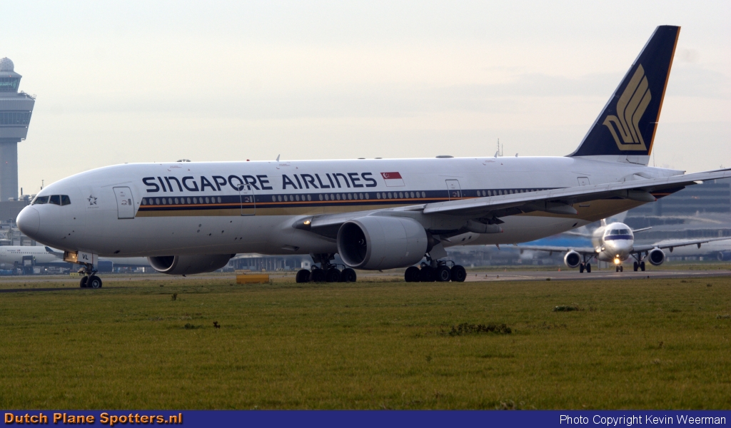 9V-SVL Boeing 777-200 Singapore Airlines by Kevin Weerman