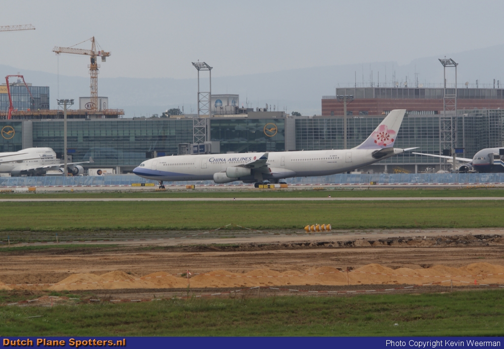 B-18805 Airbus A340-300 China Airlines by Kevin Weerman