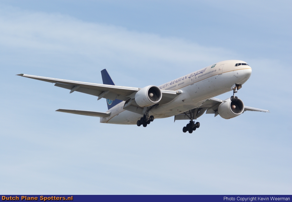 HZ-AKG Boeing 777-200 Saudi Arabian Airlines by Kevin Weerman