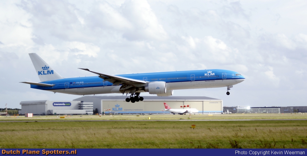 PH-BVB Boeing 777-300 KLM Royal Dutch Airlines by Kevin Weerman
