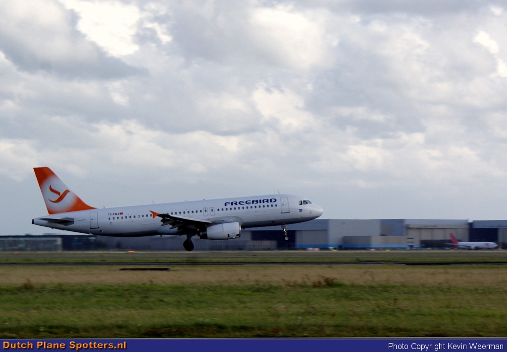 TC-FBJ Airbus A320 Freebird Airlines by Kevin Weerman