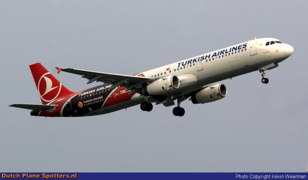 TC-JRU Airbus A321 Turkish Airlines by Kevin Weerman
