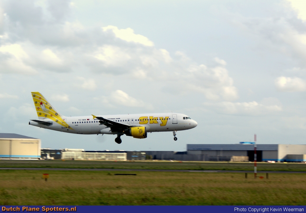 TC-SKK Airbus A320 Sky Airlines by Kevin Weerman