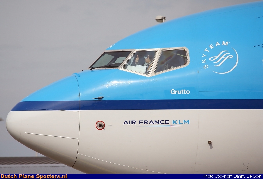 PH-BGH Boeing 737-700 KLM Royal Dutch Airlines by Danny De Soet