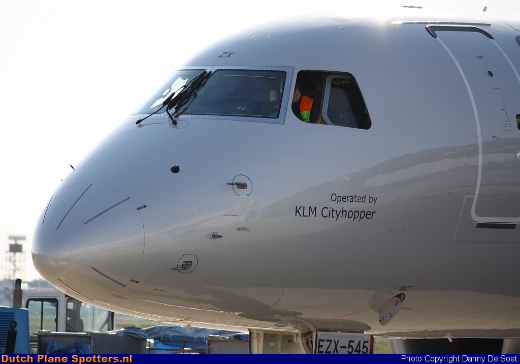 PH-EZX Embraer 190 KLM Cityhopper by Danny De Soet