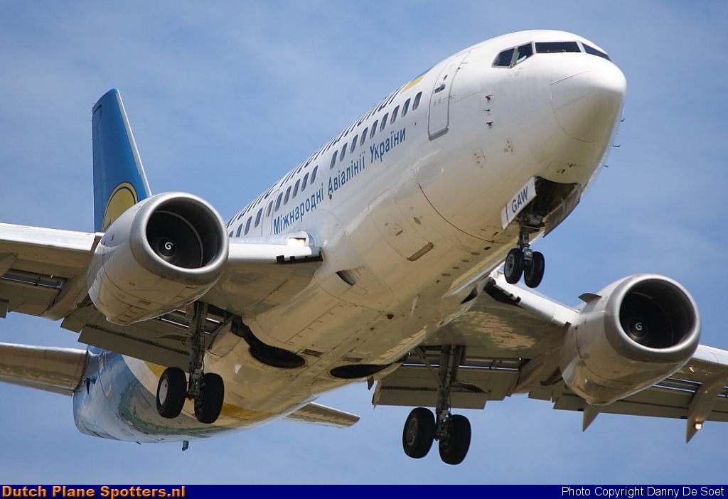 UR-GAW Boeing 737-500 Ukraine International Airlines by Danny De Soet