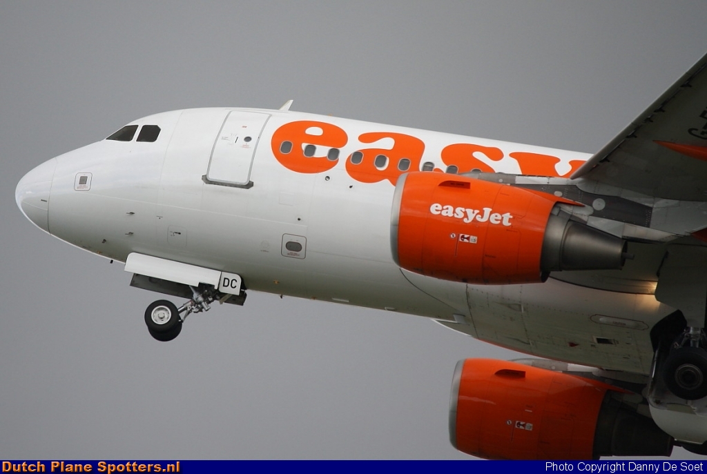 G-EZDC Airbus A319 easyJet by Danny De Soet