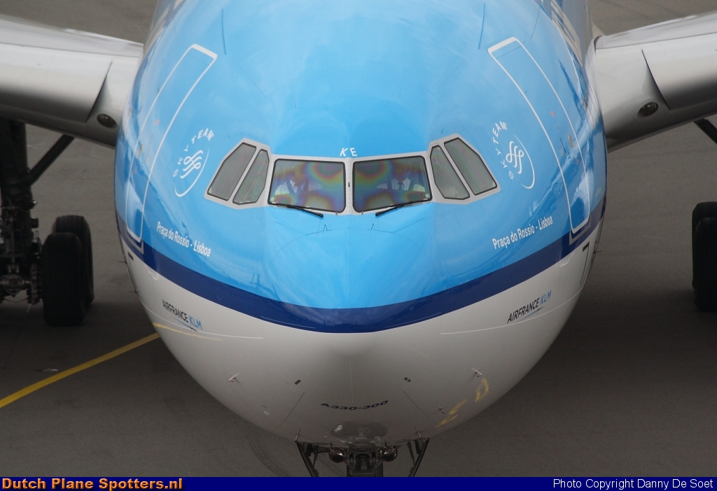 PH-AKE Airbus A330-300 KLM Royal Dutch Airlines by Danny De Soet