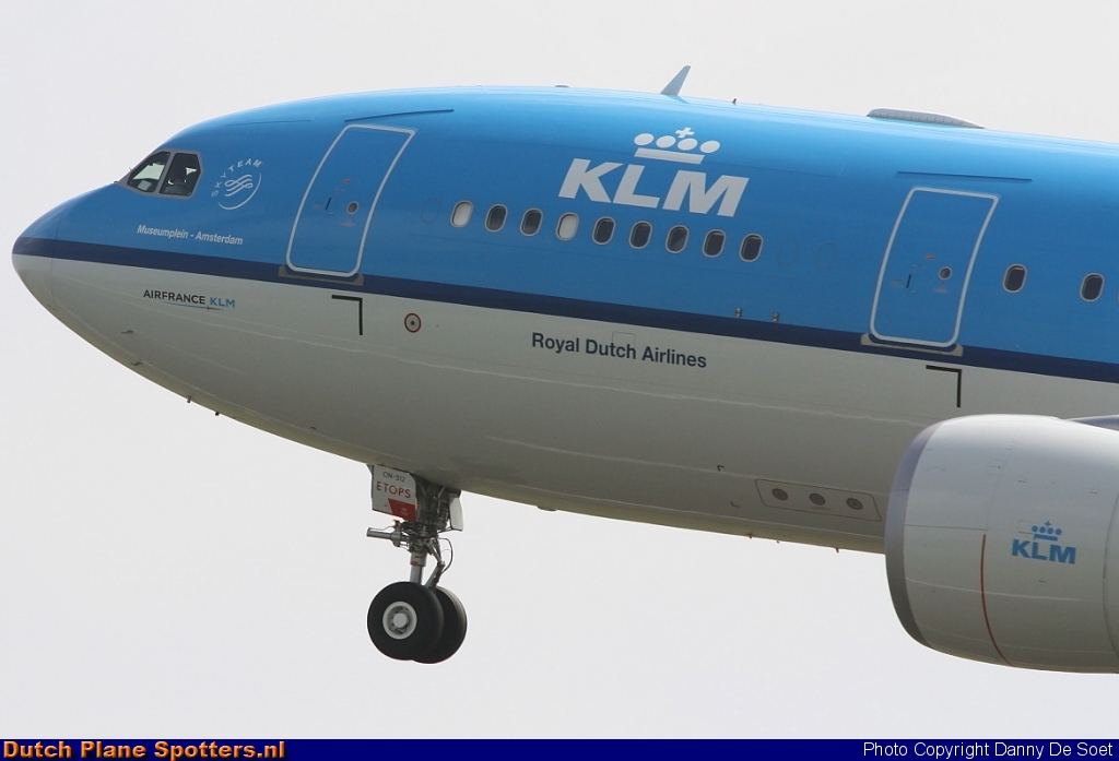 PH-AON Airbus A330-200 KLM Royal Dutch Airlines by Danny De Soet