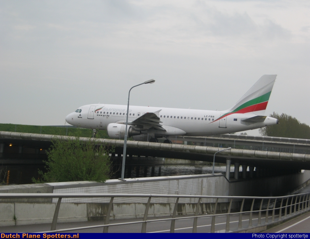 LZ-FBB Airbus A319 Bulgaria Air by spottertje