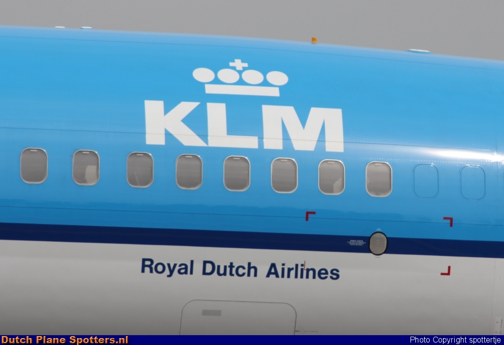 PH-BCB Boeing 737-800 KLM Royal Dutch Airlines by spottertje