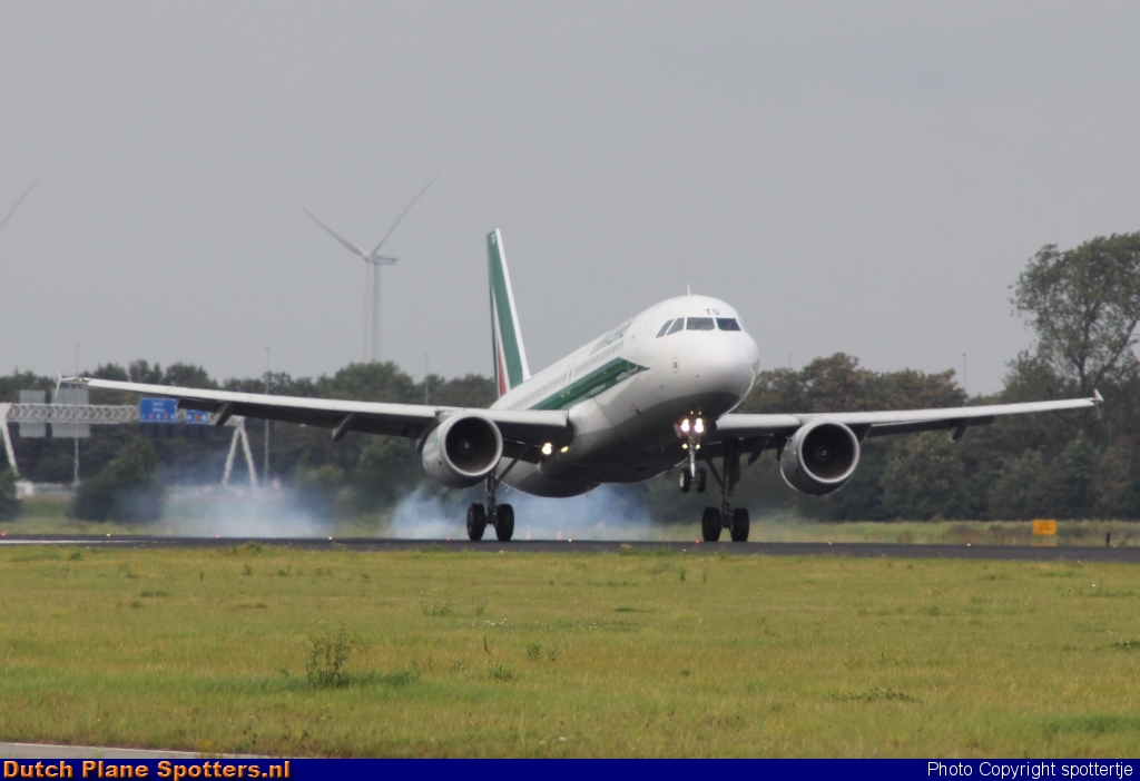 EI-DTG Airbus A320 Alitalia by spottertje