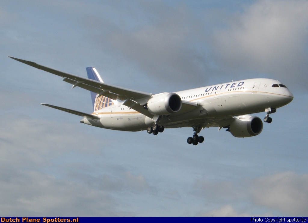 N20904 Boeing 787-8 Dreamliner United Airlines by spottertje
