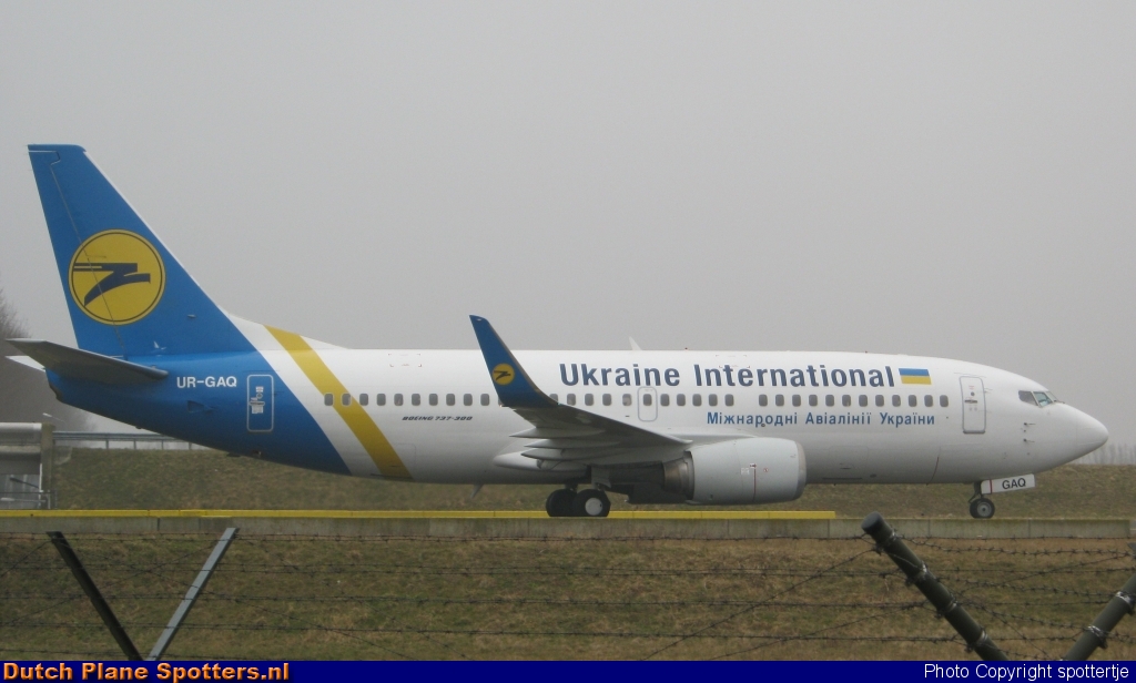 UR-GAQ Boeing 737-300 Ukraine International Airlines by spottertje