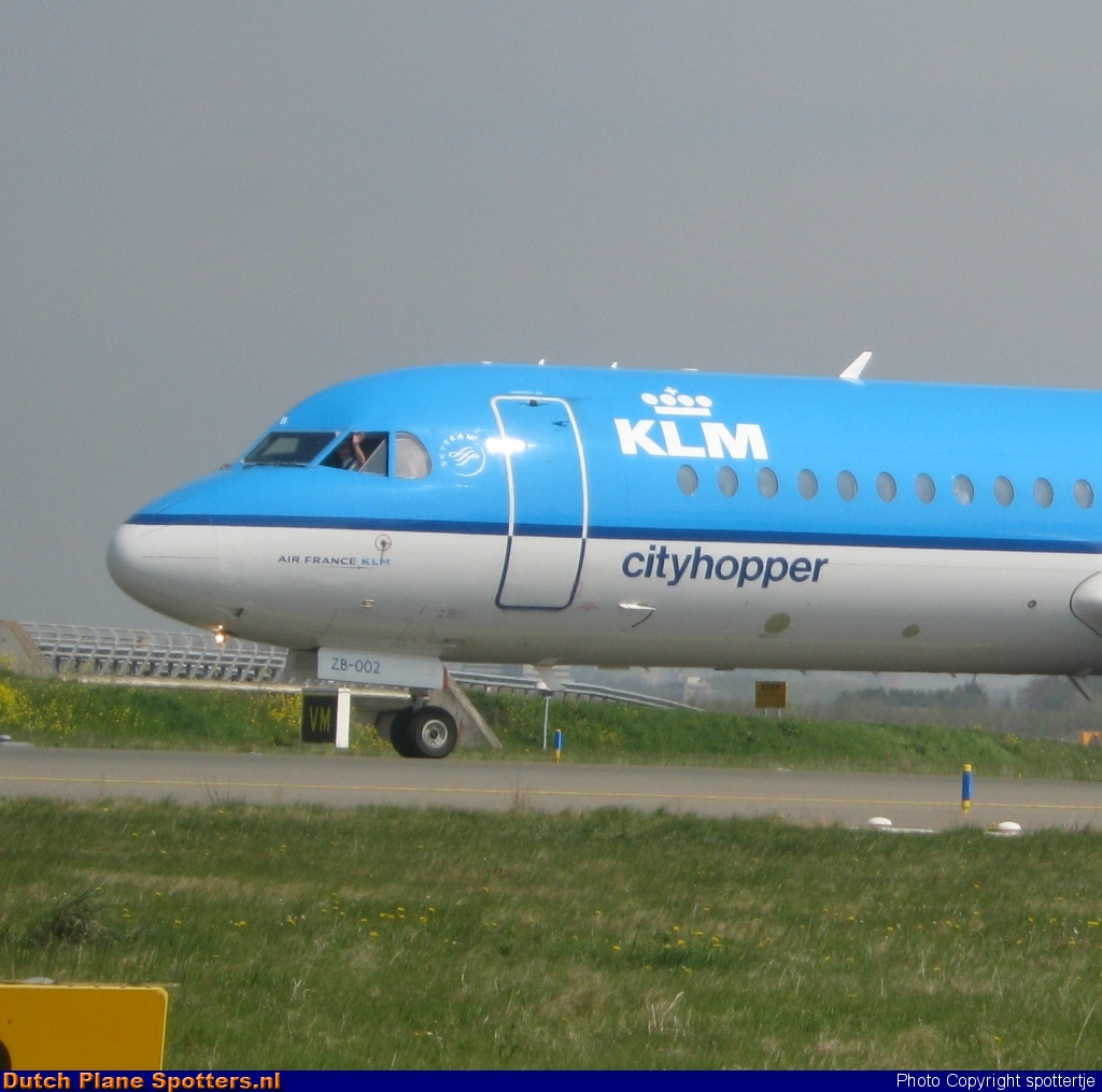 PH-KZB Fokker 70 KLM Cityhopper by spottertje