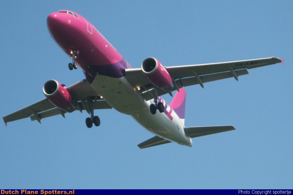 HA-LWG Airbus A320 Wizz Air by spottertje