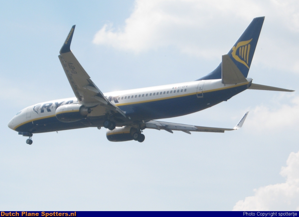 EI-EFV Boeing 737-800 Ryanair by spottertje