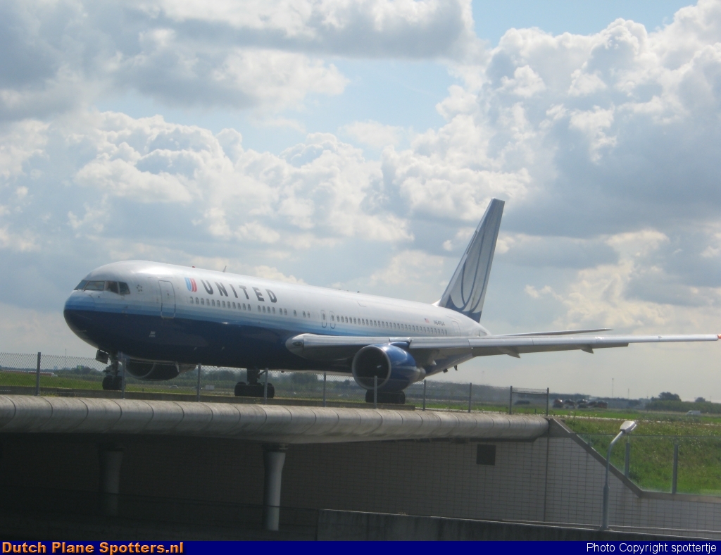 N641UA Boeing 767-300 United Airlines by spottertje