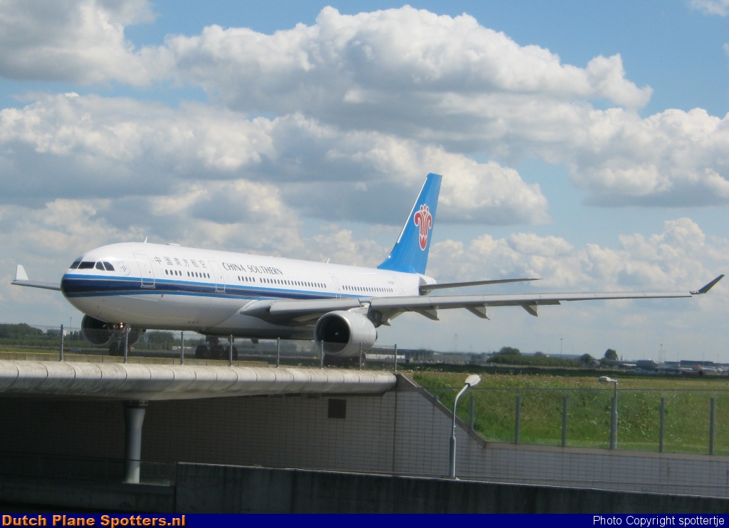 B-6542 Airbus A330-200 China Southern by spottertje