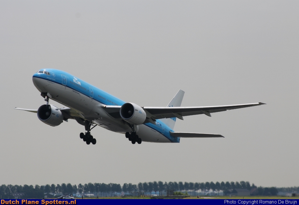 PH-BQG Boeing 777-200 KLM Royal Dutch Airlines by Romano De Bruijn