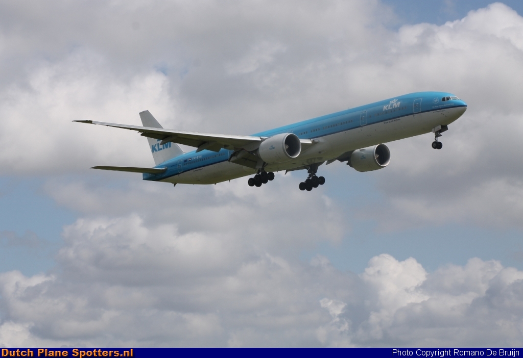 PH-BVA Boeing 777-300 KLM Royal Dutch Airlines by Romano De Bruijn
