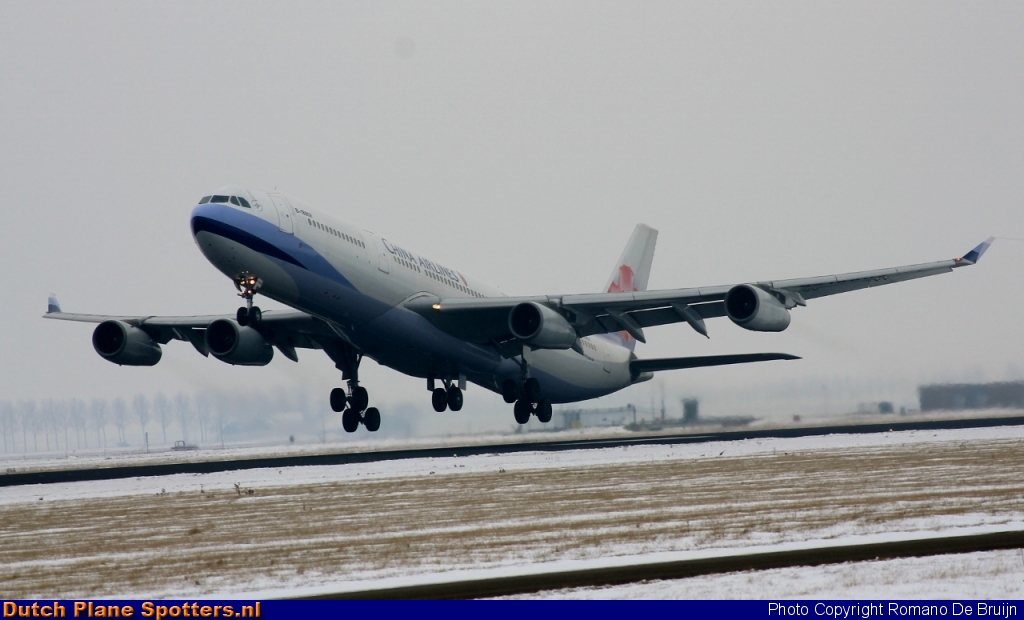 B-18802 Airbus A340-300 China Airlines by Romano De Bruijn