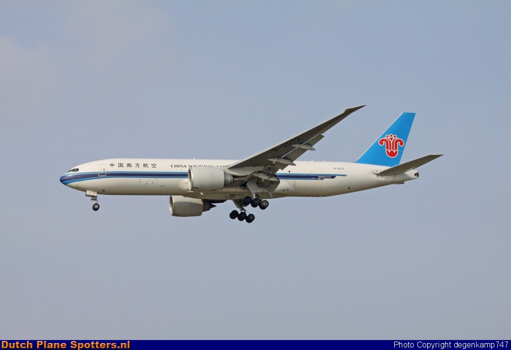 B-2072 Boeing 777-F China Southern Cargo by Herman Degenkamp