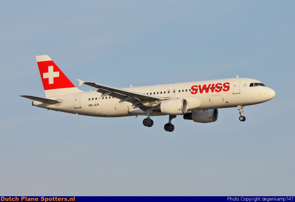HB-JLR Airbus A320 Swiss International Air Lines by Herman Degenkamp