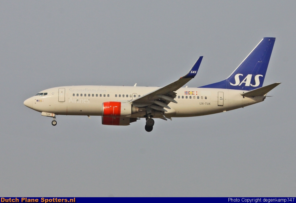 LN-TUK Boeing 737-700 SAS Scandinavian Airlines by Herman Degenkamp