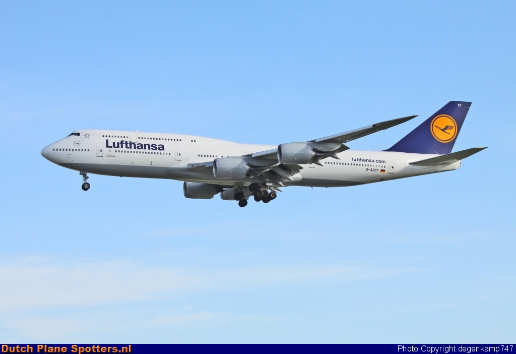 D-ABYF Boeing 747-8 Lufthansa by Herman Degenkamp