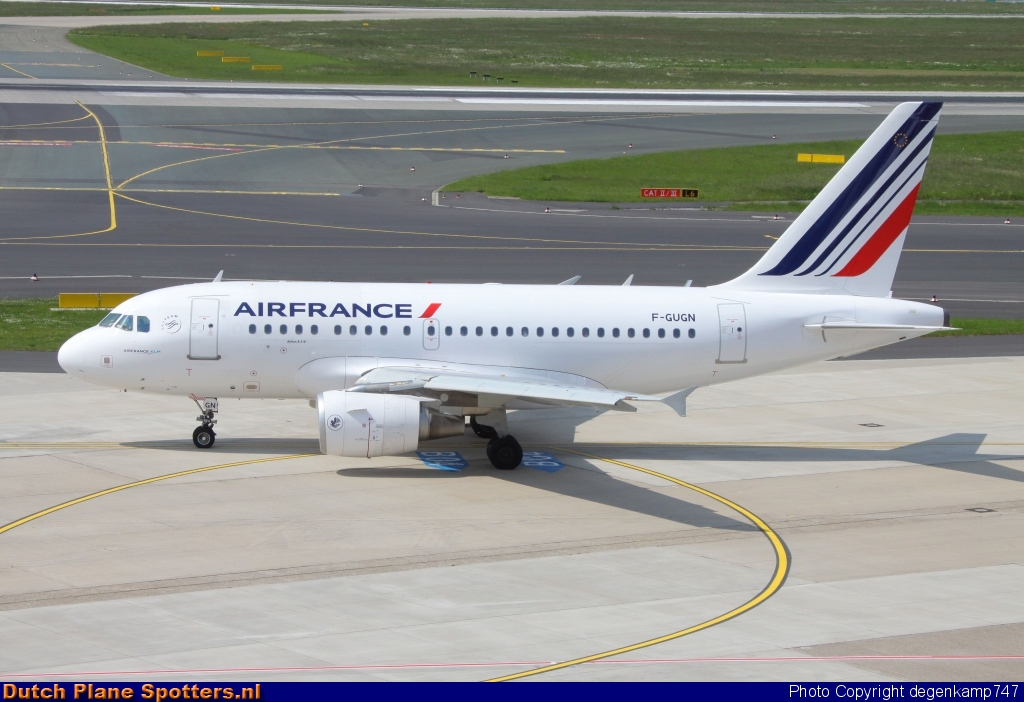 F-GUGN Airbus A318 Air France by Herman Degenkamp