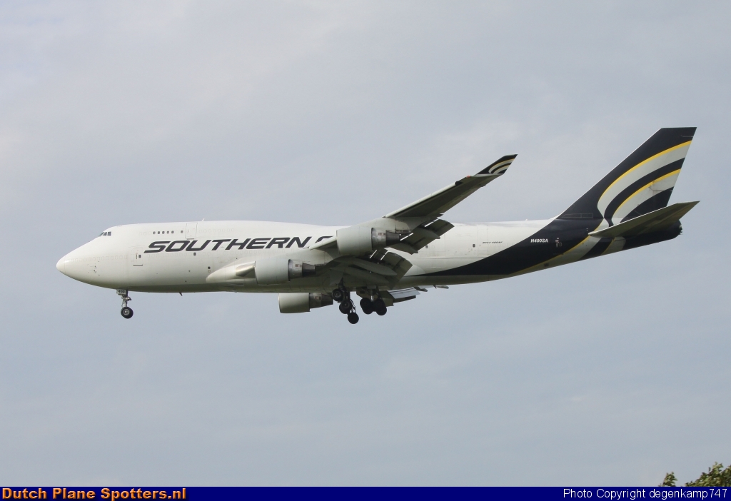 N400SA Boeing 747-400 Southern Air by Herman Degenkamp