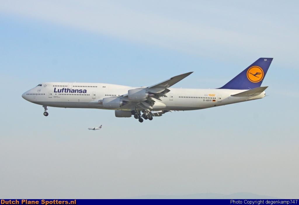 D-ABYP Boeing 747-8 Lufthansa by Herman Degenkamp