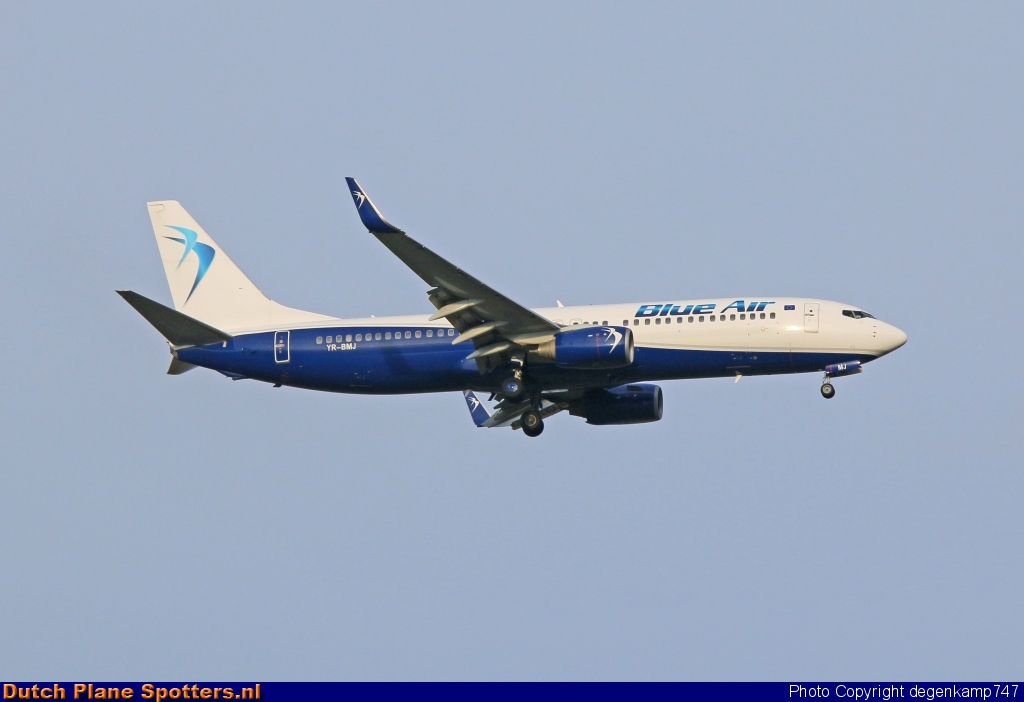 YR-BMJ Boeing 737-800 Blue Air by Herman Degenkamp