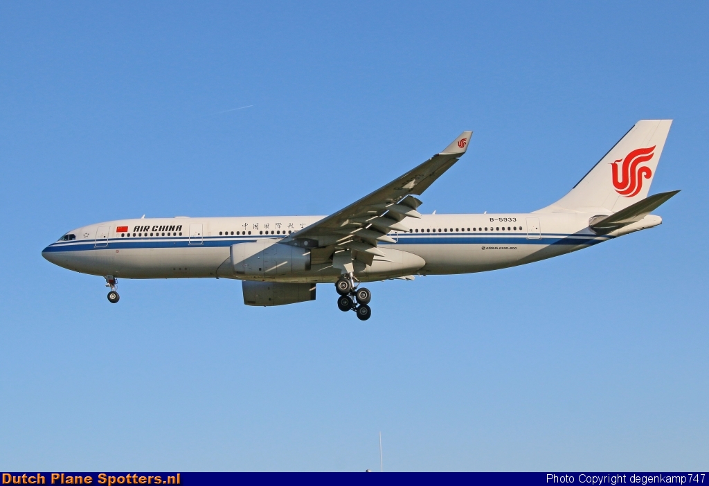 B-5933 Airbus A330-200 Air China by Herman Degenkamp