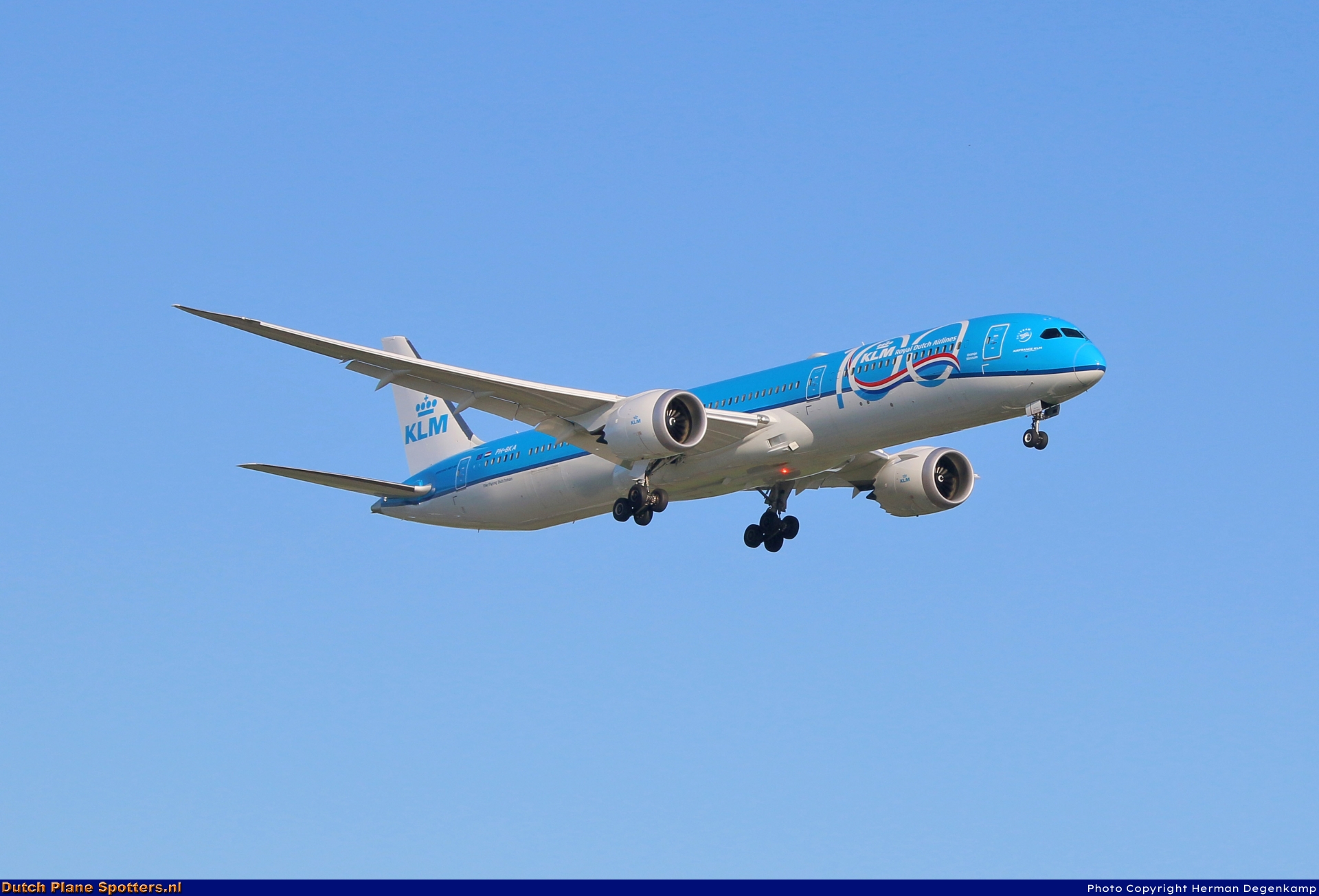 PH-BKA Boeing 787-10 Dreamliner KLM Royal Dutch Airlines by Herman Degenkamp