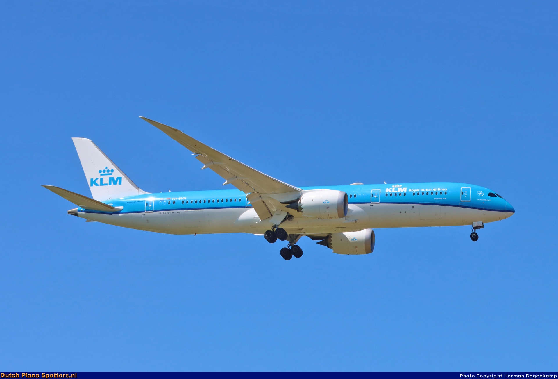 PH-BHN Boeing 787-9 Dreamliner KLM Royal Dutch Airlines by Herman Degenkamp