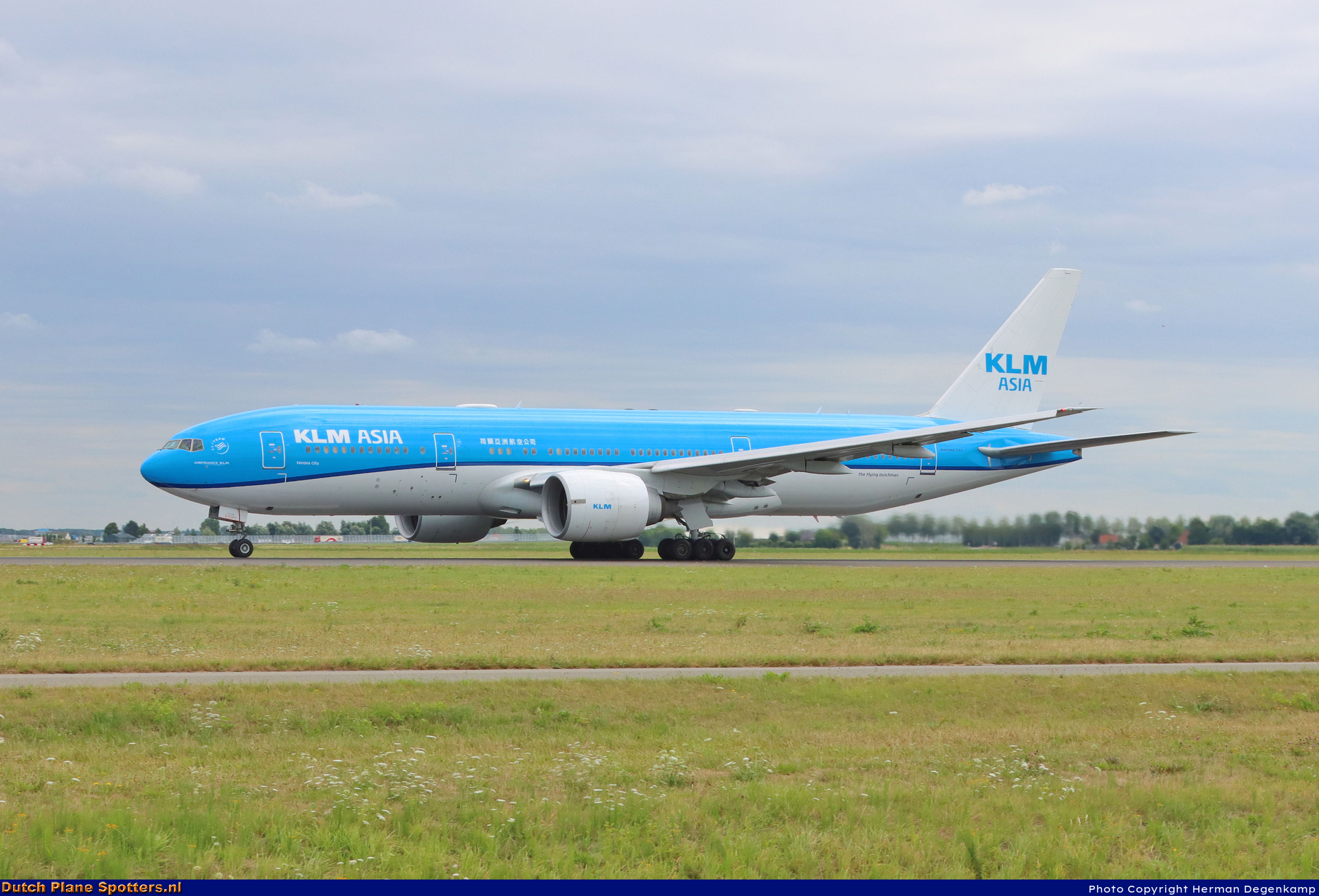 PH-BQF Boeing 777-200 KLM Asia by Herman Degenkamp