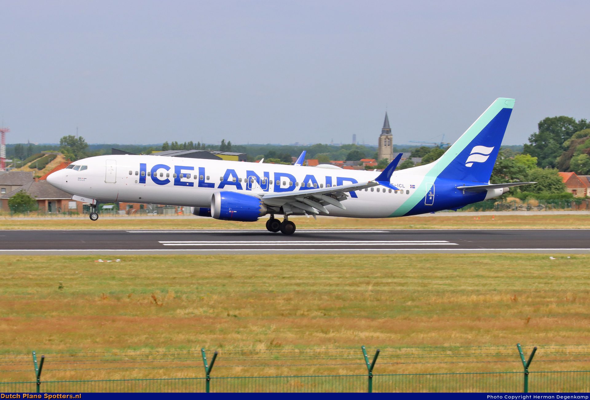 TF-ICL Boeing 737 MAX 8 Icelandair by Herman Degenkamp