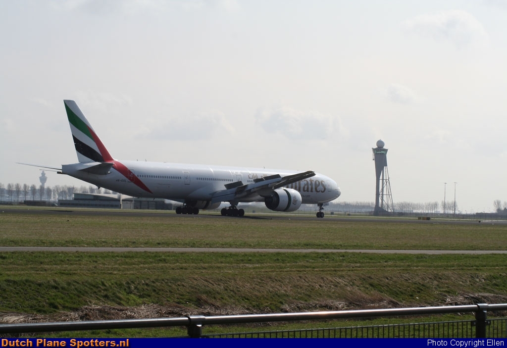 A6-EGL Boeing 777-300 Emirates by Ellen