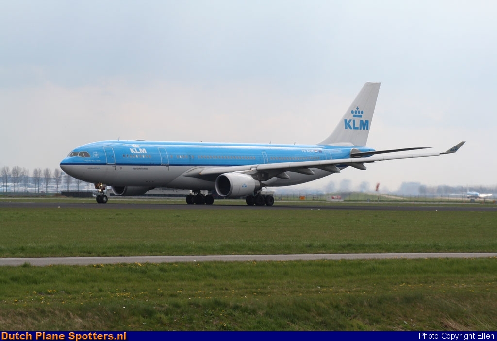 PH-AOM Airbus A330-200 KLM Royal Dutch Airlines by Ellen